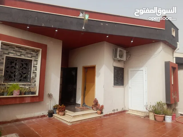 135 m2 3 Bedrooms Townhouse for Sale in Tripoli Ain Zara