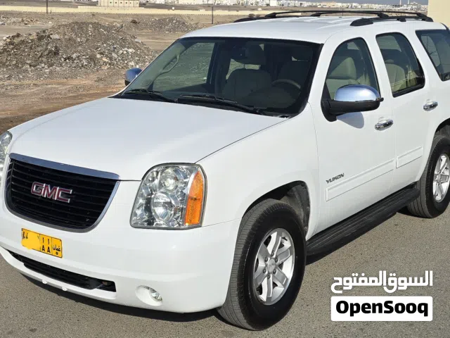 جي ام سي يوكون خليجي وكالة عمان جميع السيارة صبغة وكالة بالكامل بحالة ممتازه جدا جدا