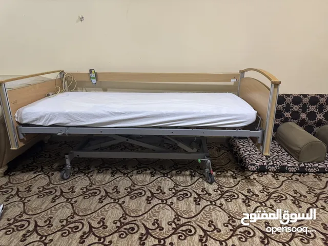 سرير كهربائي للمرضى مع جهاز تحكم للبيع بسعر مناسب
