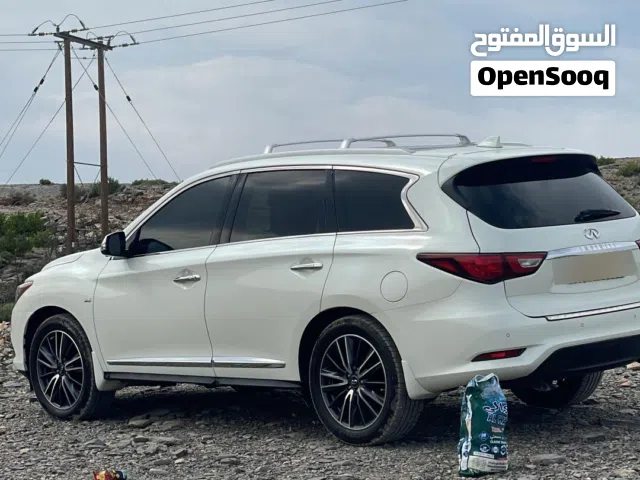 2017 إنفينيتي QX60 Luxe