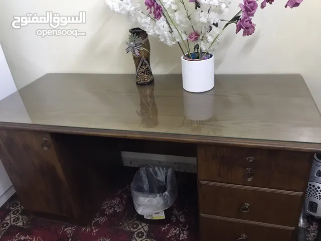 مكتب دراسة تفصيل خشب زان مع لوح زجاج حماية للمكتب جديد بحالة الوكالة استخدام خفيف الطول 160 سم