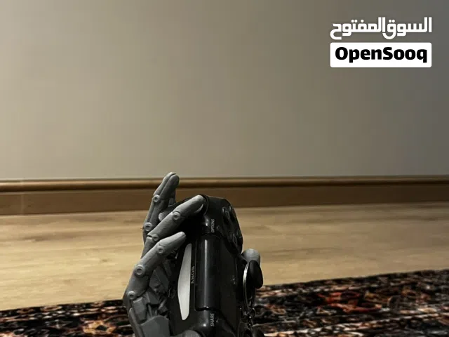 اكسسوارات مكتبيه لوحة و لتثبيت يد بلاستيشن