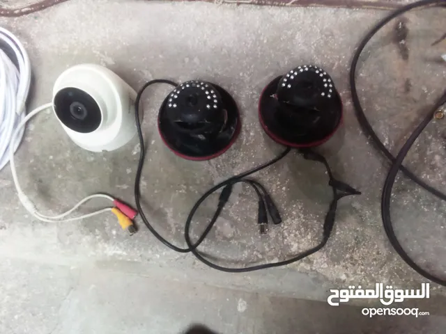 متاح 3 كاميرات مراقبة مستعملات بحالة ممتازة جدا معهم وصلات أو محولات للبيع اقرء الوصف