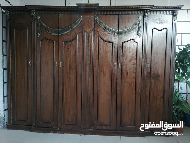 خزانة مستعملة للبيع 100قابل للتفاوض