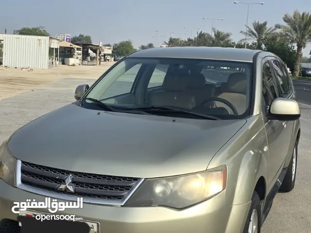 Used Mitsubishi Outlander in Northern Governorate