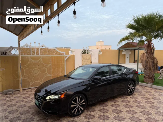 2022 نيسان التيما SR