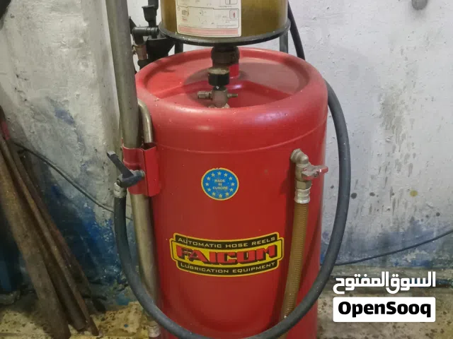 ماكينة شفط زيوت سيارات بنزينه ونافطه بتجريب صنع إيطالي اصلى 80 لتر