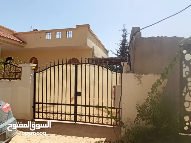 300 m2 5 Bedrooms Villa for Sale in Tripoli Ain Zara