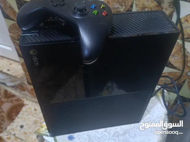 ابلي اكس بوكس وان فات مستعمل قليل ونضيف الي يريده يراسلني