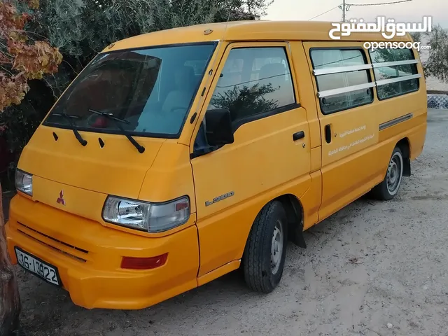 باص متسوبيشي 10 ركاب 2011