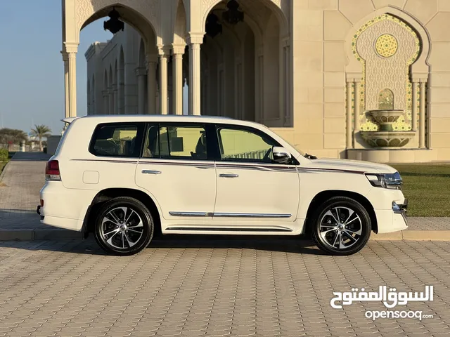 Used Toyota Land Cruiser in Muscat