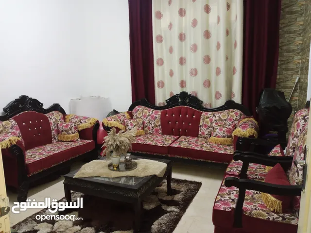 طقم كنب مستعمل بحاله ممتازه جدا