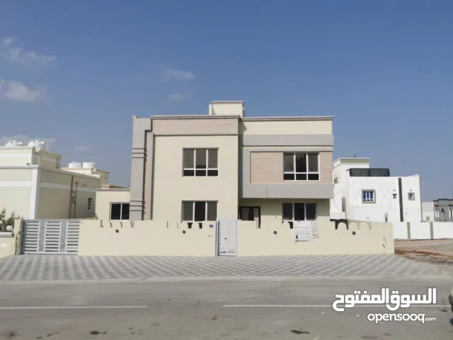 فيلا جديدة وكبيرة للبيع المعبيلة الجنوبية