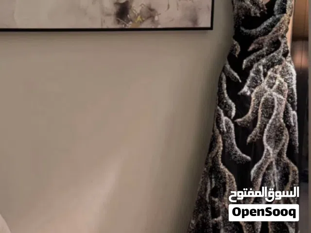 فستان اسود سهره