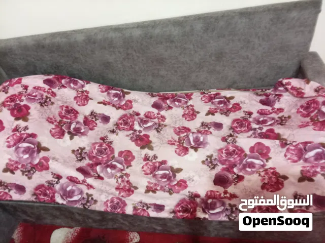 ست وجوه فرشات مع سحباتهم ب25دينار بحال الوكالة ومغسولات نظاف