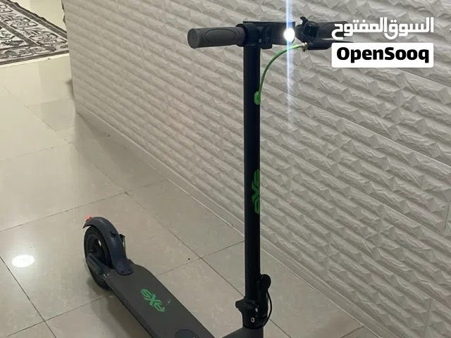 اسكوتر نضيف شبه جديد ومافيها مشاكل