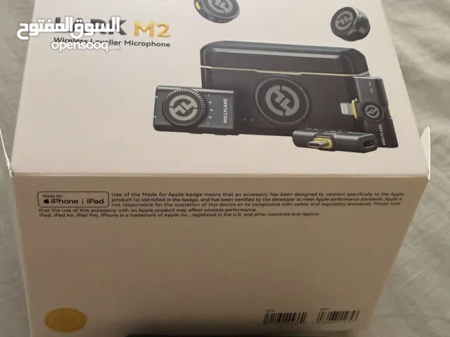 Hollyland Lark M2 Wireless microphone combo in brand new condition