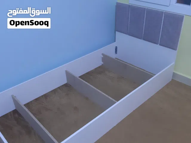 سرير بمسند رأس اسفنج للبيع