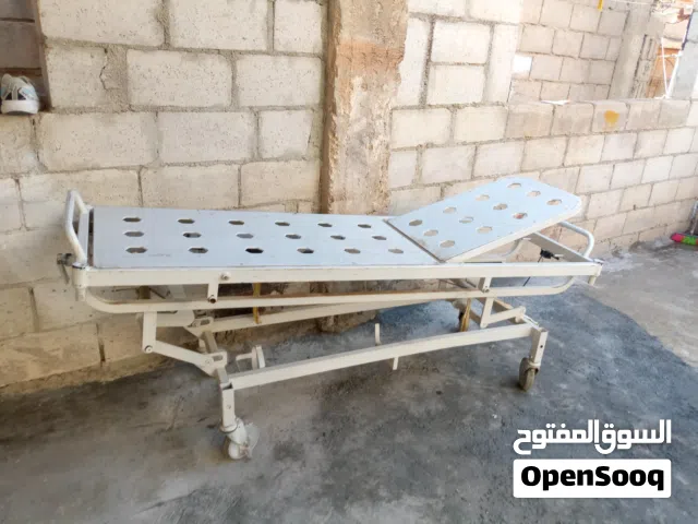سرير مستشفى للبيع