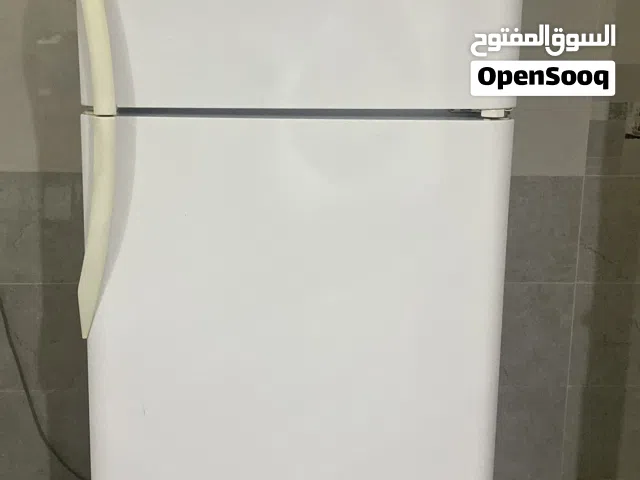 ثلاجة فريجدير بيعة سريعه بداعي السفر بحاله ممتازة الحجم الكبير 24 قدم
