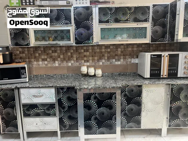 كاونتر مفصل  للبيع مع الطباخ