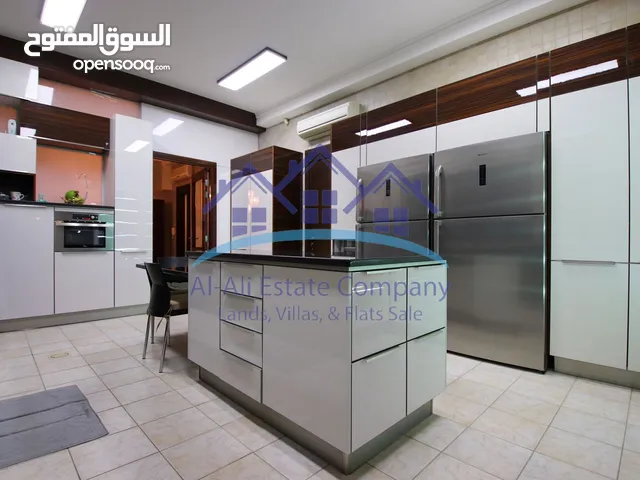 675m2 5 Bedrooms Villa for Sale in Amman Dabouq