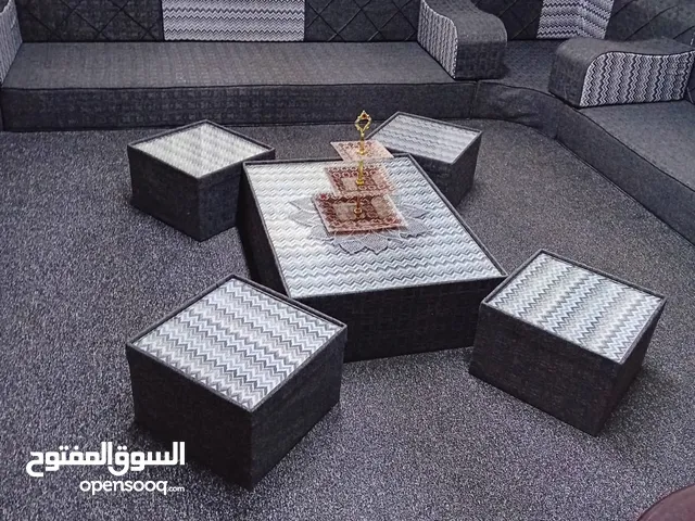 طقم فراش ارضي استعمال اقل من 4 شهور نظيف جدا جدا البيع لانه رحلت وما الو وسع
