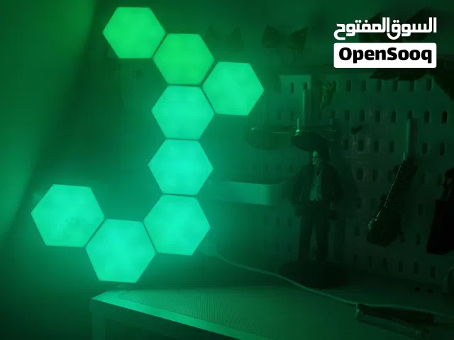 مصباح جداري LED 8قطع قابله لتخصيص عن طريق البرنامج مخصص قابله للتشكيل على ذوقك وفكه وتركيبه