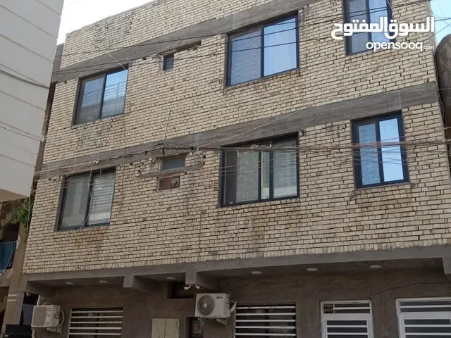 44 m2 5 Bedrooms Townhouse for Sale in Baghdad Adamiyah