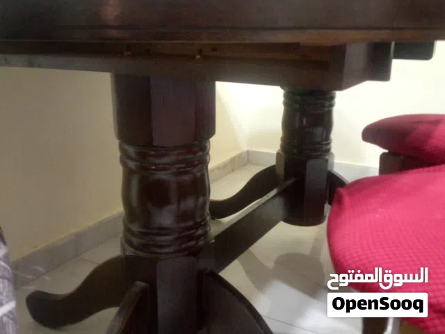طاولة سفره مع 6كراسي خشب بلوط