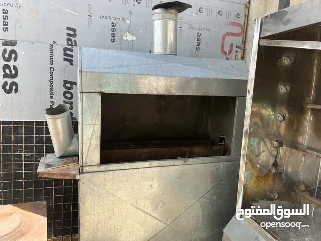 السلام وعليكم شوايه كباب نضيفه جداً الشراي يدخل خاص وبيها مجال