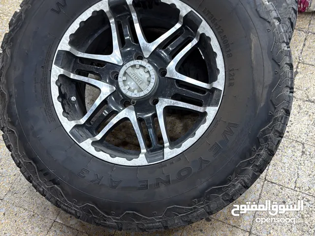 رنجات حجم 18 أمريكي مع تواير