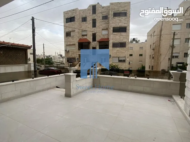 شقة أرضية فاخرة للبيع في الدوار السابع - بالقرب من كوزمو 285م مع ترسات 150م تشطيب سوبر ديلوكس