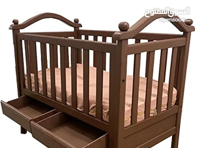 سرير بيبي خشب زان للبيع بحالة الجديد