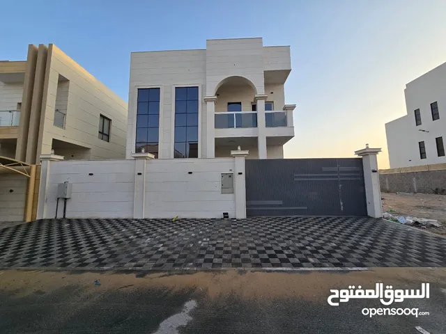 فيلا للايجار اول ساكن خمس غرف ومجلس وصالة تصميم حديث عالي المستوي