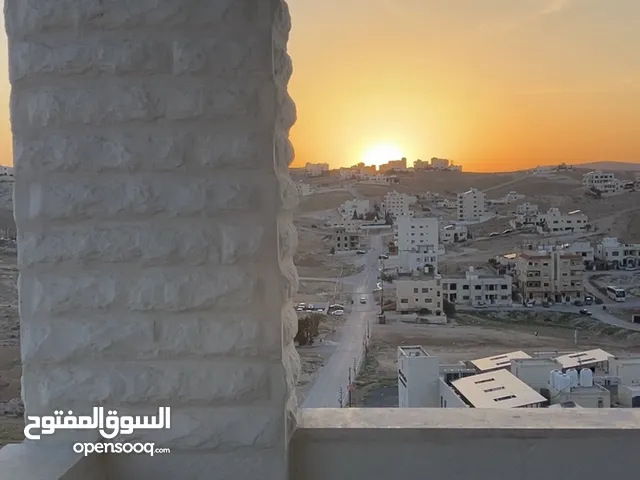 شقق طابقيه 170 متر فاخره للبيع في الزرقاء الجديده شارع الونك (الكرامه)