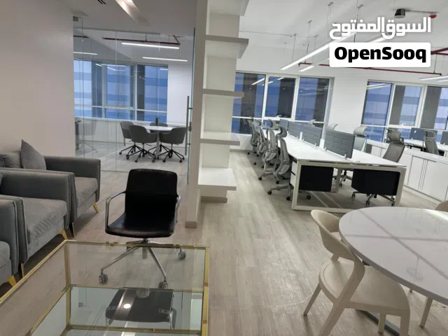 مكتب مفروش مجهز كامل بمساحه 1770 قدم في افخم الابراج -الشارقه تكيف مجاني - باركن مجاني - تصديق مجاني
