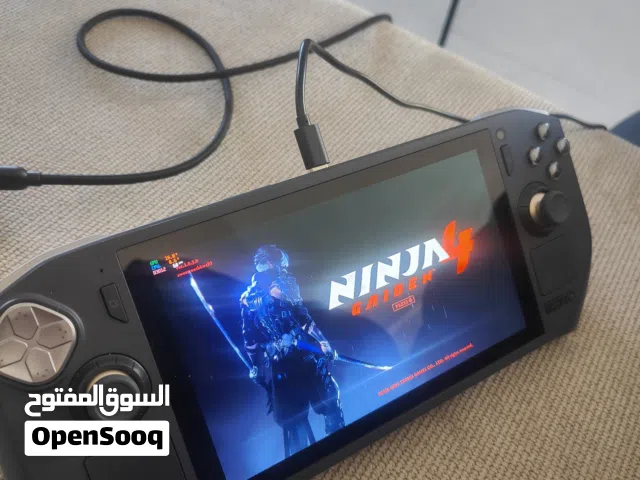 zotac zone game شاشة امولد ومعالج قوي للالعاب