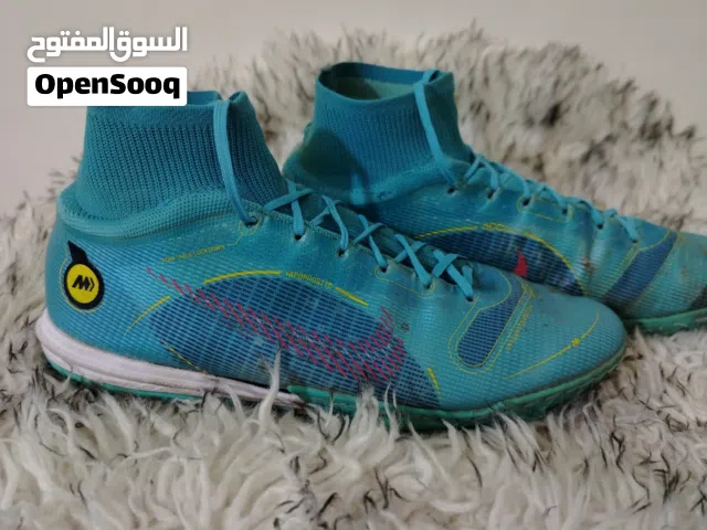 بوت رياضي مستعمل
