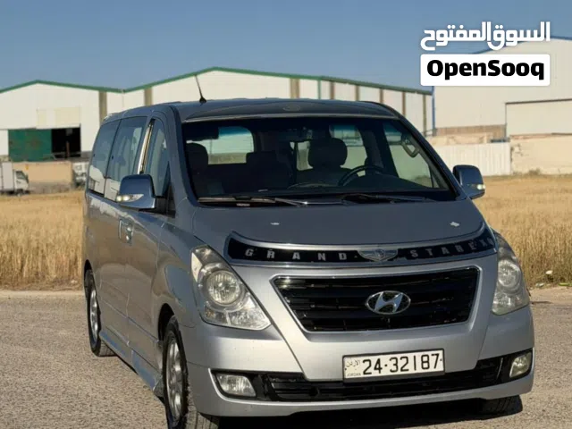 2011 هيونداي H1 Standard