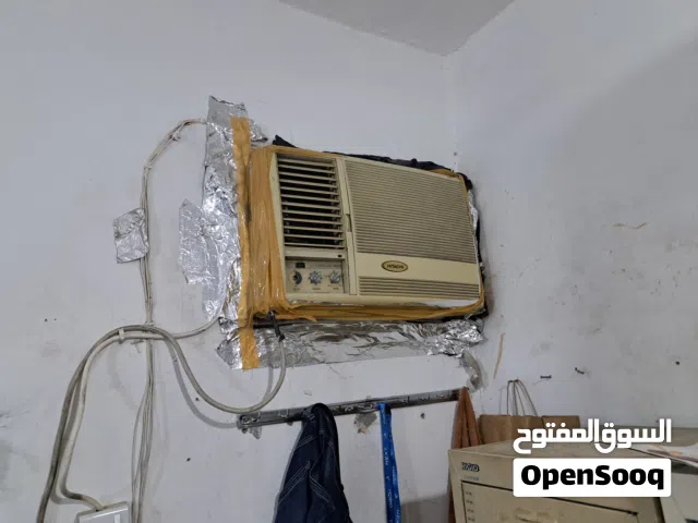 Window AC in very good condition