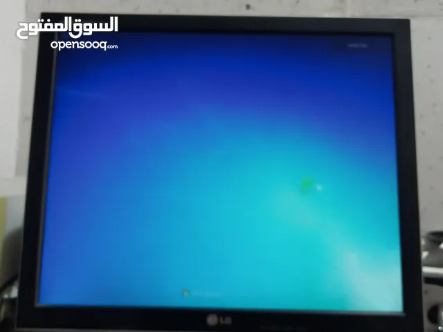 شاشة كمبيوتر LG في حالة جيده