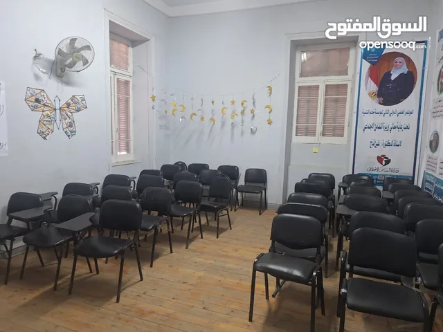 قاعات للمناسبات الصغيرة والدورات الكبيرة