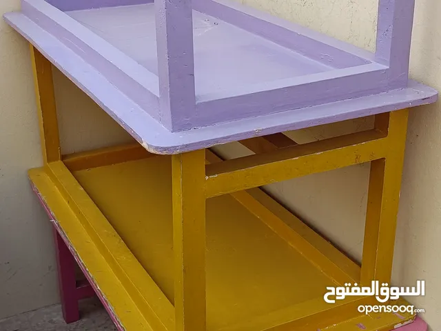 طاولات خشبية