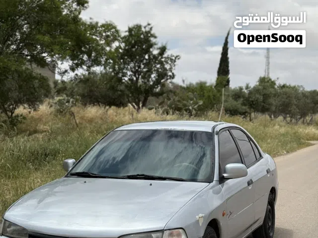 1997 ميتسوبيشي لانسر Standard