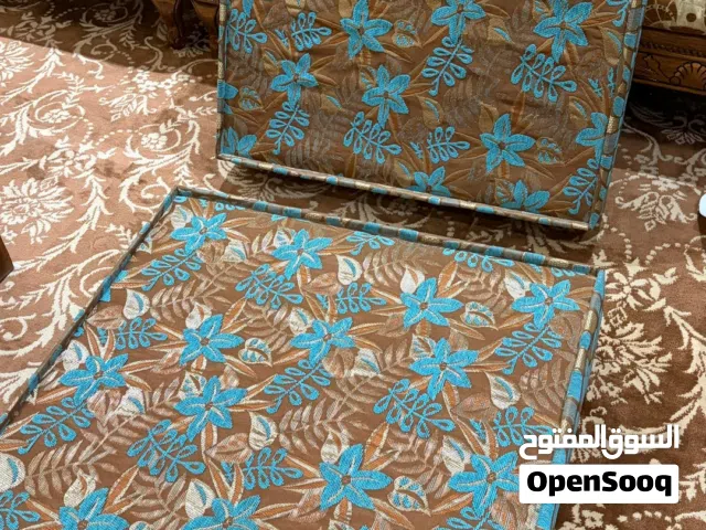 أثاث متنوع، طاولات سجادة كله بدون مقابل