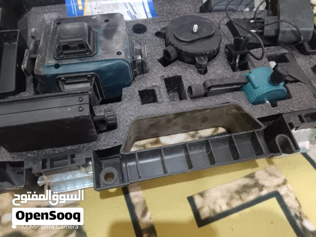 طخماخ هزاز مع بطاريتين فولتية21مستخدم قليل+جهاز ليزر مستخدم قليل السعر خاص