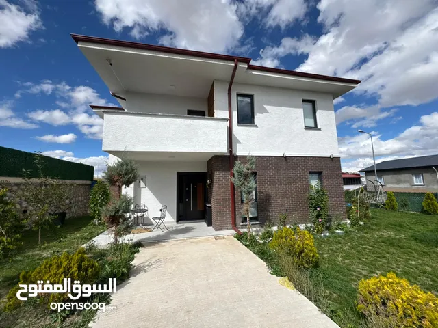FULLY FURNISHED VILLA FOR SALE IN BAYBURT CENTER