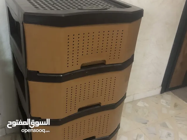 خزانة بلاستيك اربع جوارير شبه جديدة للبيع