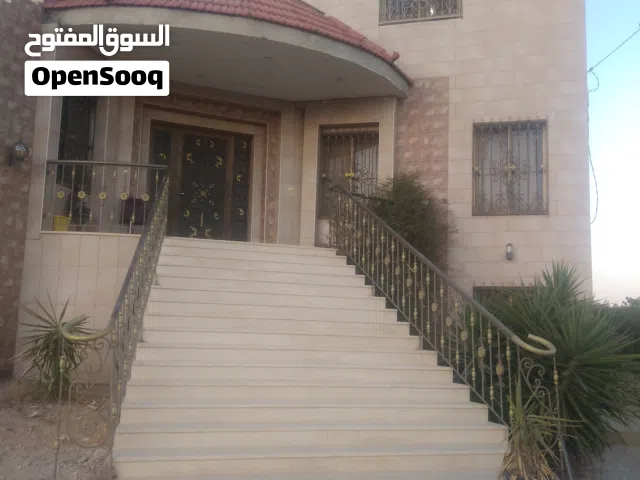 325 m2 4 Bedrooms Villa for Sale in Mafraq Other